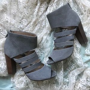 SPLENDID Gray Croco Nubuck Upper